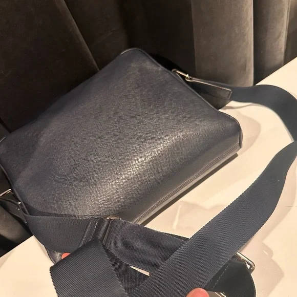 Louis Vuitton Alex Messenger PM Tiaga Leather - Picture 11 of 12